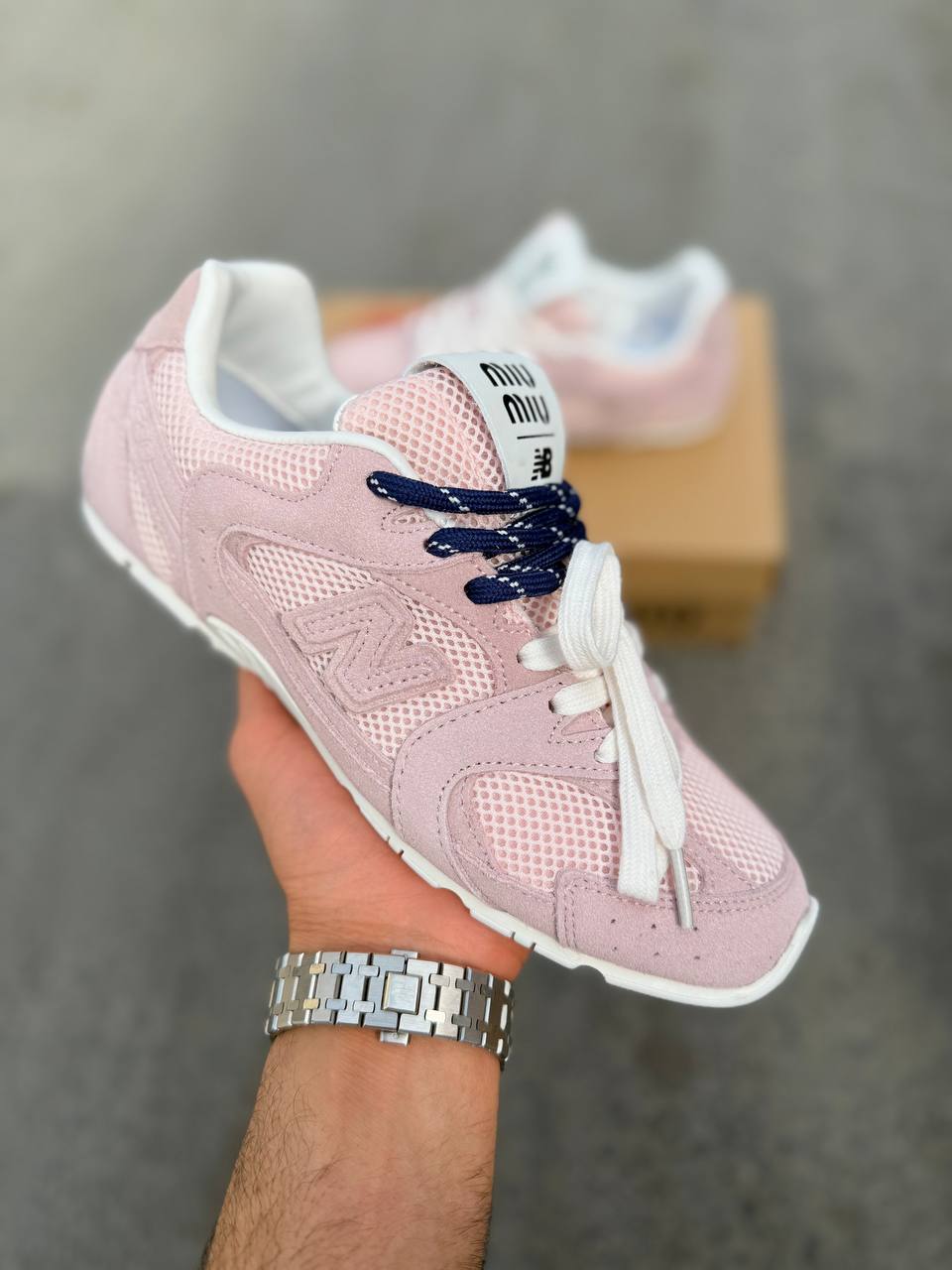 کتانی نیوبالانس میو میو صورتی New Balance Miu Miu Pink Sneakers - کفش ردپا